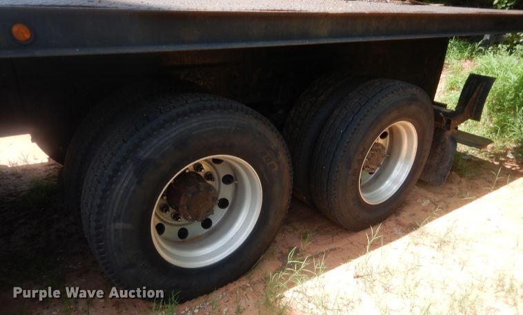 image for item IT9616 2005  Chevrolet C8500  flatbed truck