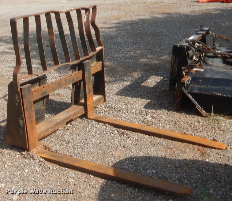 image for item IT9648 4'L skid steer pallet forks