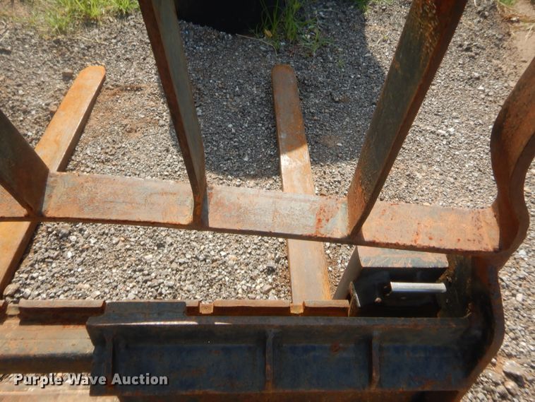 image for item IT9648 4'L skid steer pallet forks