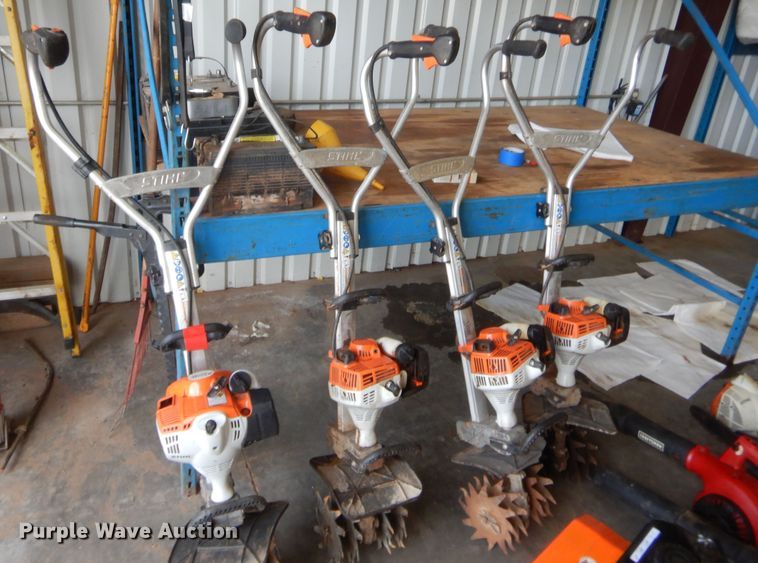 image for item IT9656 Lawn and garden equipment