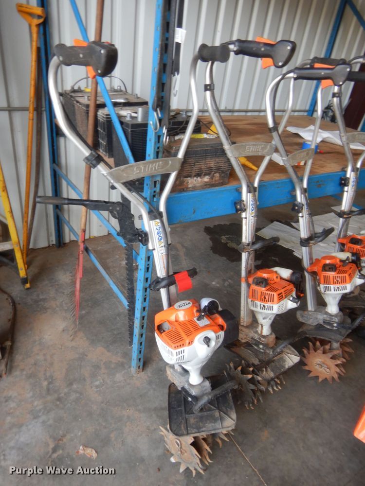 image for item IT9656 Lawn and garden equipment