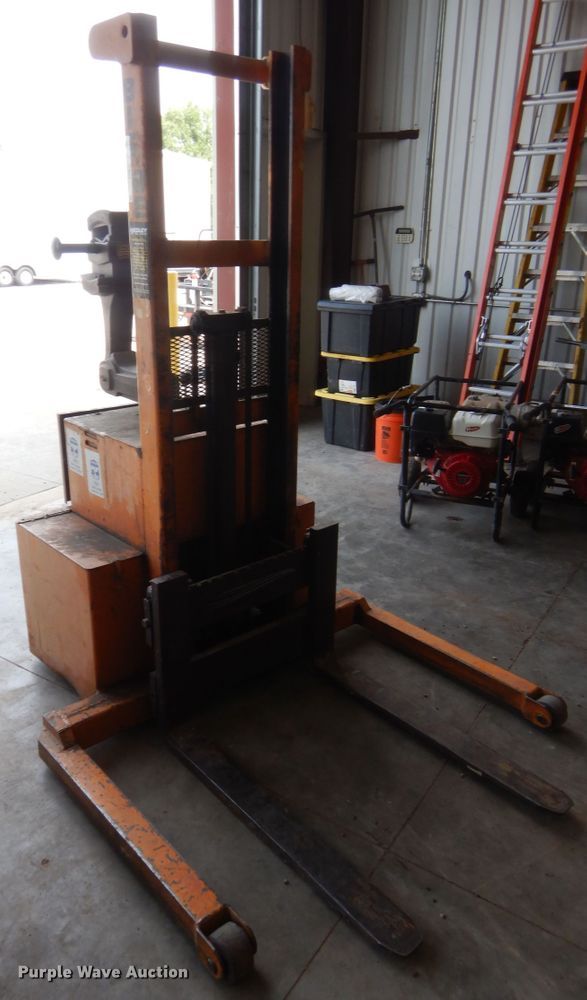 image for item IT9662 Big Joe PDM 20-60  forklift