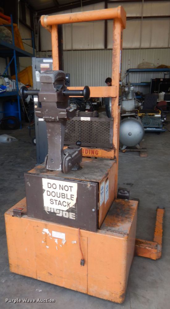 image for item IT9662 Big Joe PDM 20-60  forklift