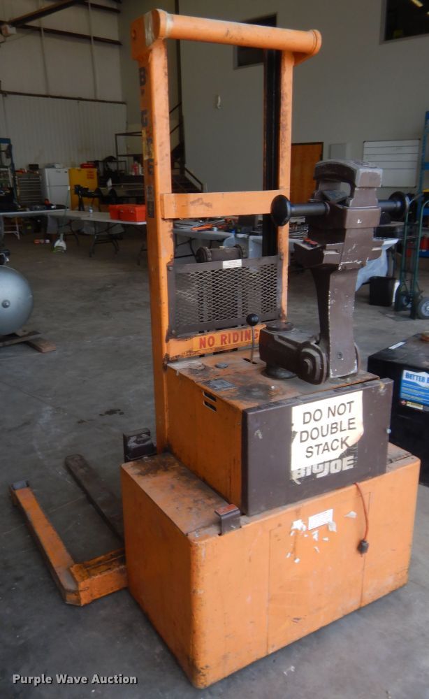 image for item IT9662 Big Joe PDM 20-60  forklift