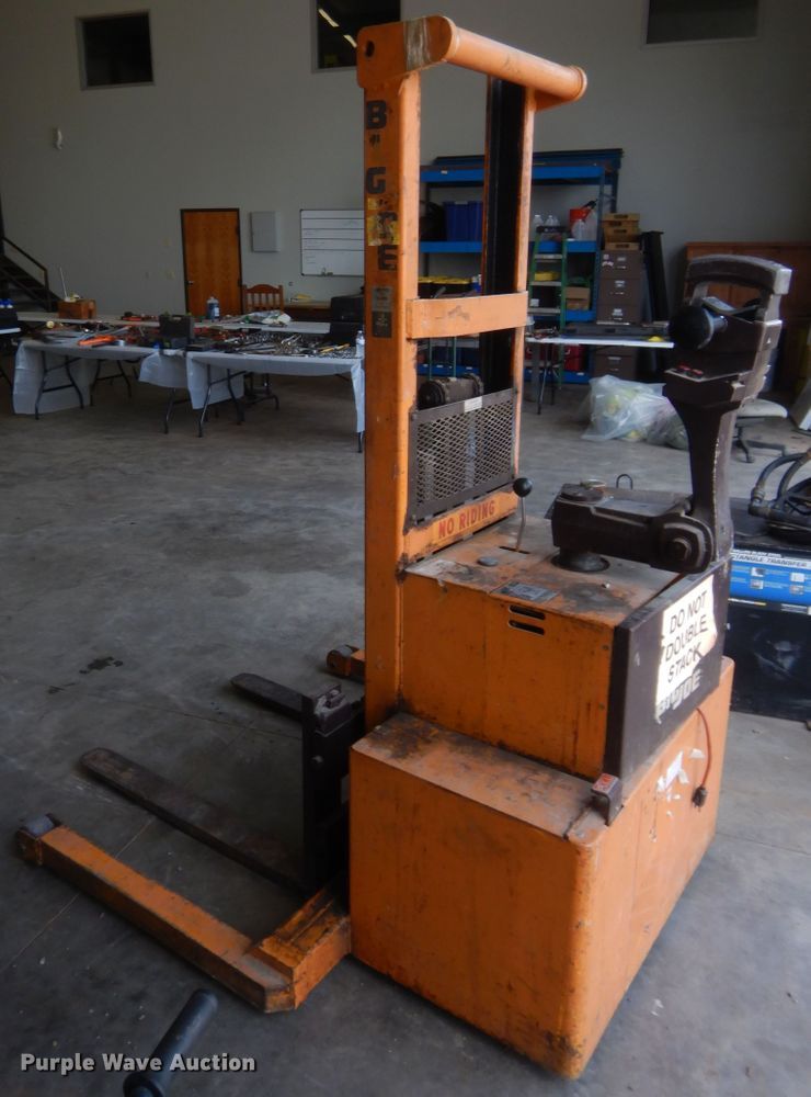 image for item IT9662 Big Joe PDM 20-60  forklift