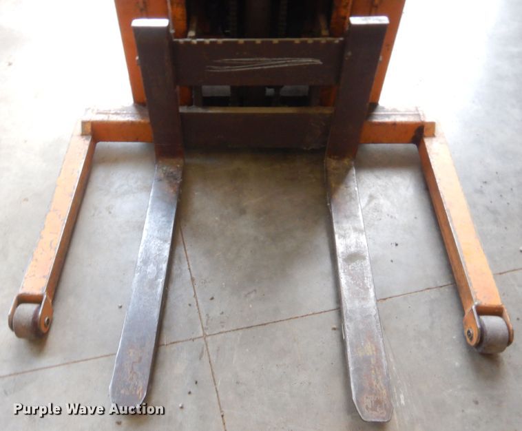 image for item IT9662 Big Joe PDM 20-60  forklift