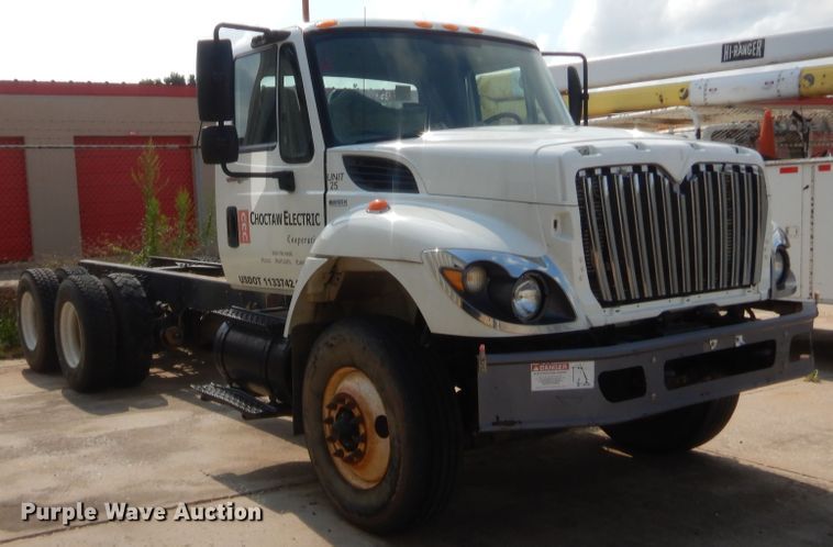 image for item IT9679 2010 International WorkStar 7400  truck cab and chassis