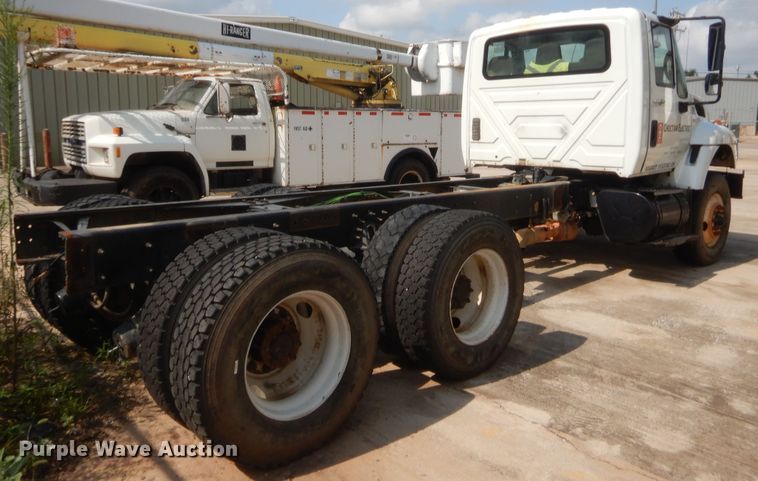 image for item IT9679 2010 International WorkStar 7400  truck cab and chassis