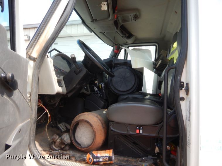 image for item IT9679 2010 International WorkStar 7400  truck cab and chassis