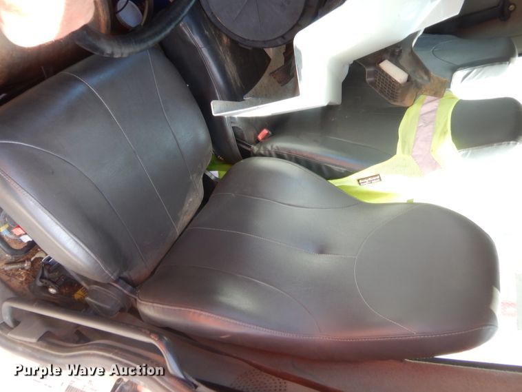 image for item IT9679 2010 International WorkStar 7400  truck cab and chassis