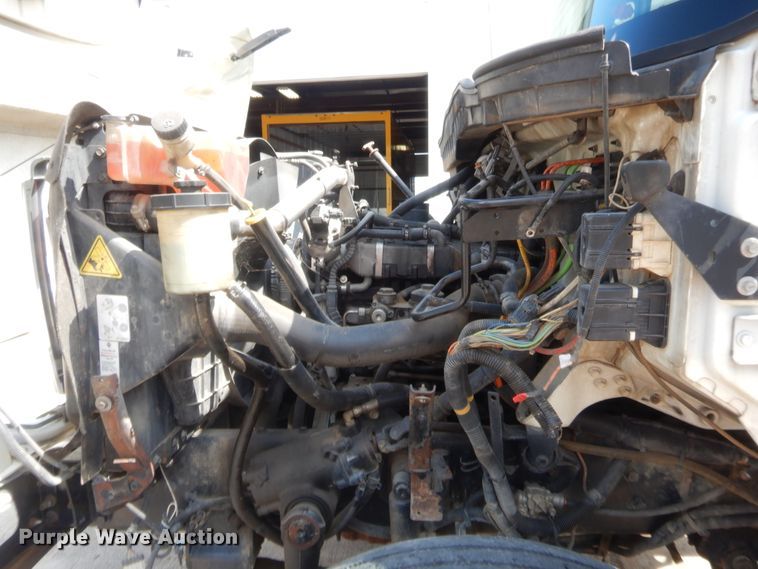 image for item IT9679 2010 International WorkStar 7400  truck cab and chassis