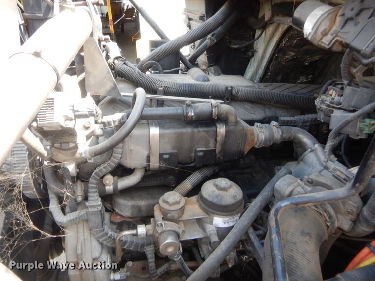 image for item IT9679 2010 International WorkStar 7400  truck cab and chassis