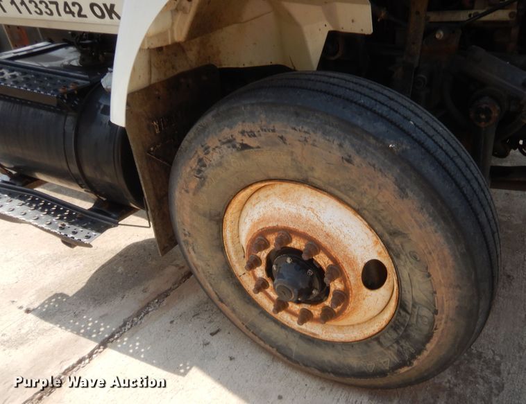 image for item IT9679 2010 International WorkStar 7400  truck cab and chassis