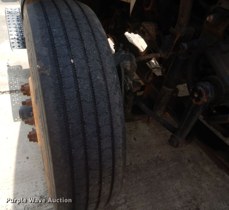 image for item IT9679 2010 International WorkStar 7400  truck cab and chassis