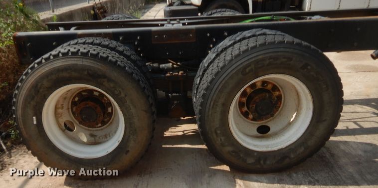 image for item IT9679 2010 International WorkStar 7400  truck cab and chassis