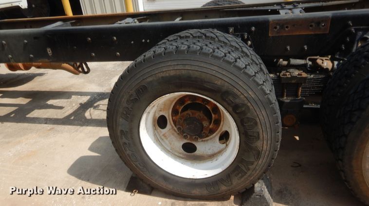 image for item IT9679 2010 International WorkStar 7400  truck cab and chassis