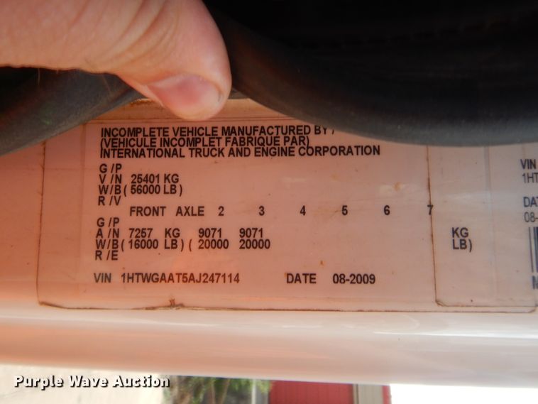 image for item IT9679 2010 International WorkStar 7400  truck cab and chassis