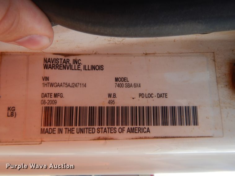 image for item IT9679 2010 International WorkStar 7400  truck cab and chassis