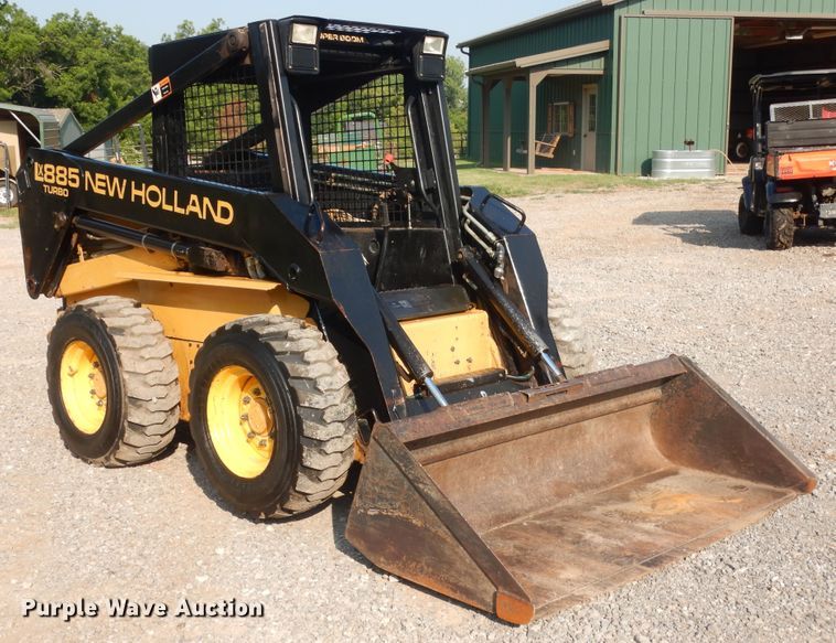image for item IT9713 1999 New Holland LX885  skid steer loader