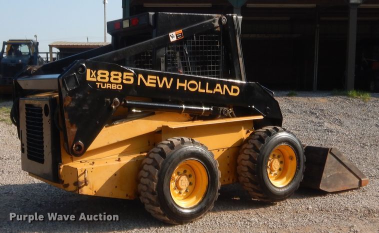 image for item IT9713 1999 New Holland LX885  skid steer loader