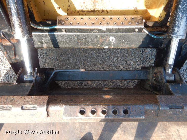 image for item IT9713 1999 New Holland LX885  skid steer loader