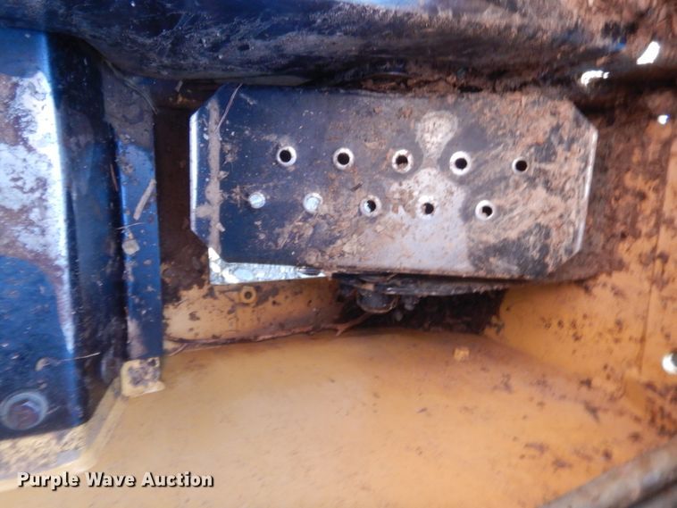 image for item IT9713 1999 New Holland LX885  skid steer loader