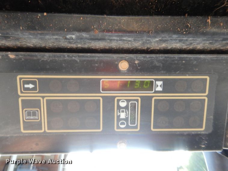 image for item IT9713 1999 New Holland LX885  skid steer loader