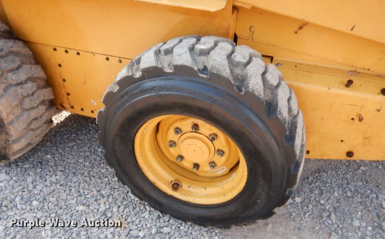 image for item IT9713 1999 New Holland LX885  skid steer loader