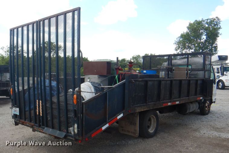 image for item JF9139 2006 Isuzu NPR  flatbed truck