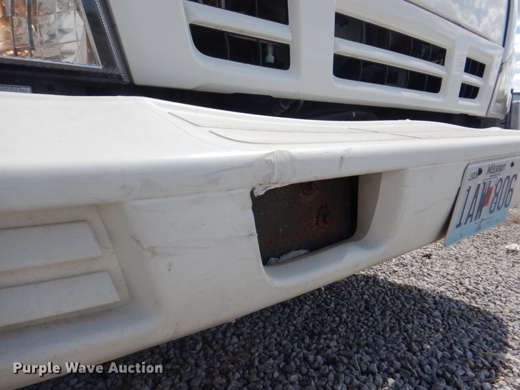 image for item JF9139 2006 Isuzu NPR  flatbed truck