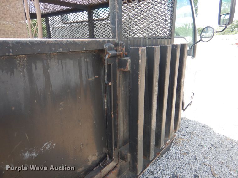 image for item JF9139 2006 Isuzu NPR  flatbed truck