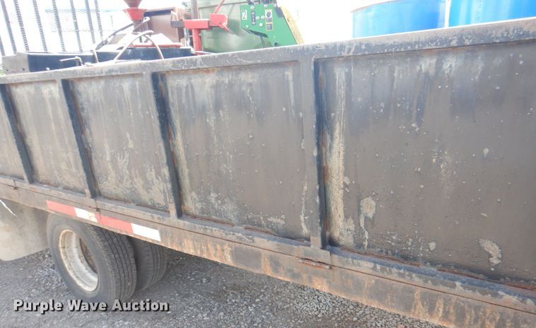 image for item JF9139 2006 Isuzu NPR  flatbed truck