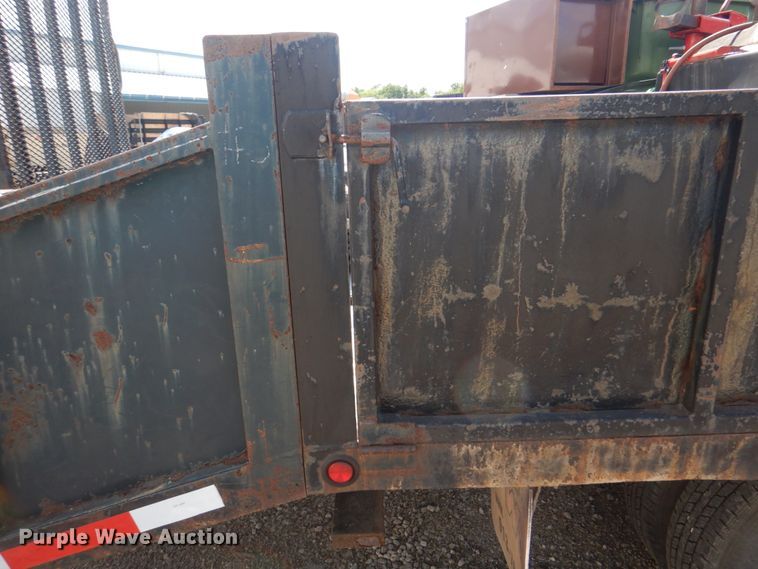 image for item JF9139 2006 Isuzu NPR  flatbed truck