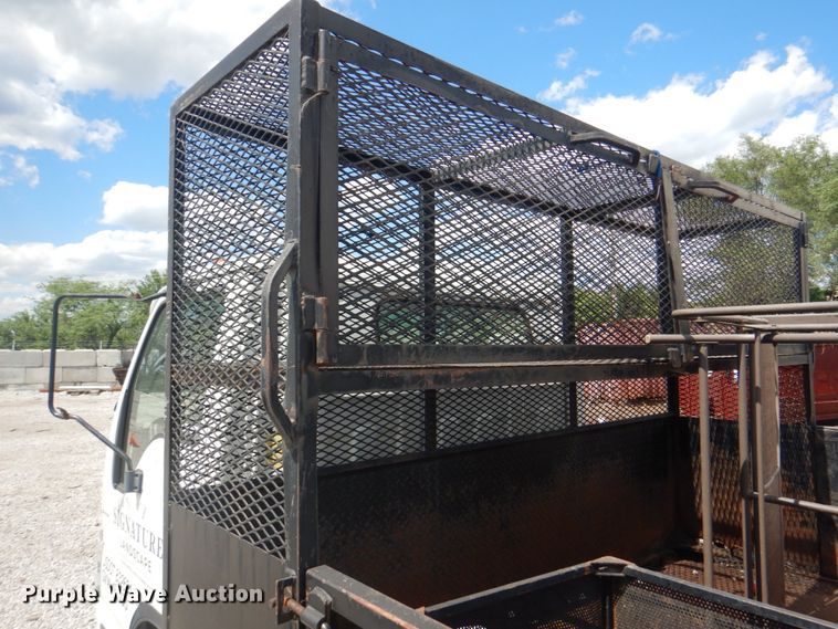 image for item JF9139 2006 Isuzu NPR  flatbed truck