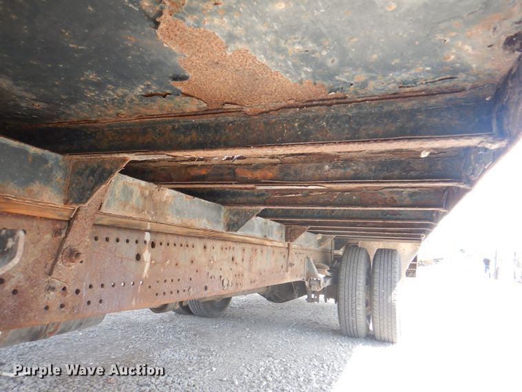 image for item JF9139 2006 Isuzu NPR  flatbed truck