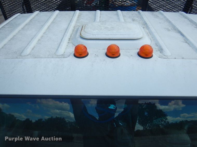 image for item JF9139 2006 Isuzu NPR  flatbed truck