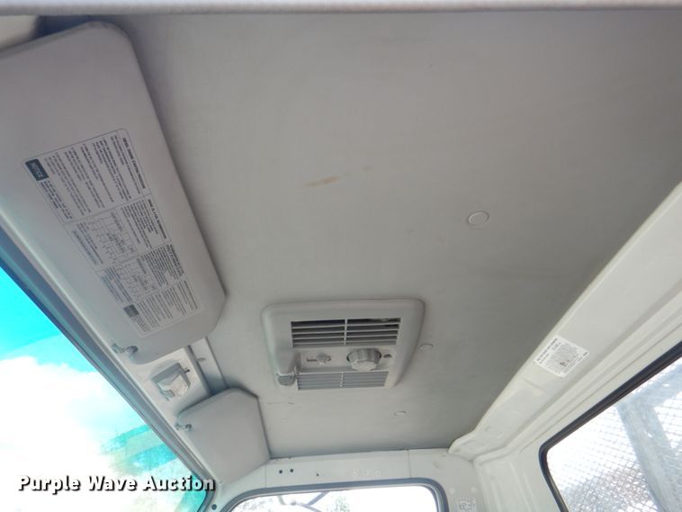 image for item JF9139 2006 Isuzu NPR  flatbed truck