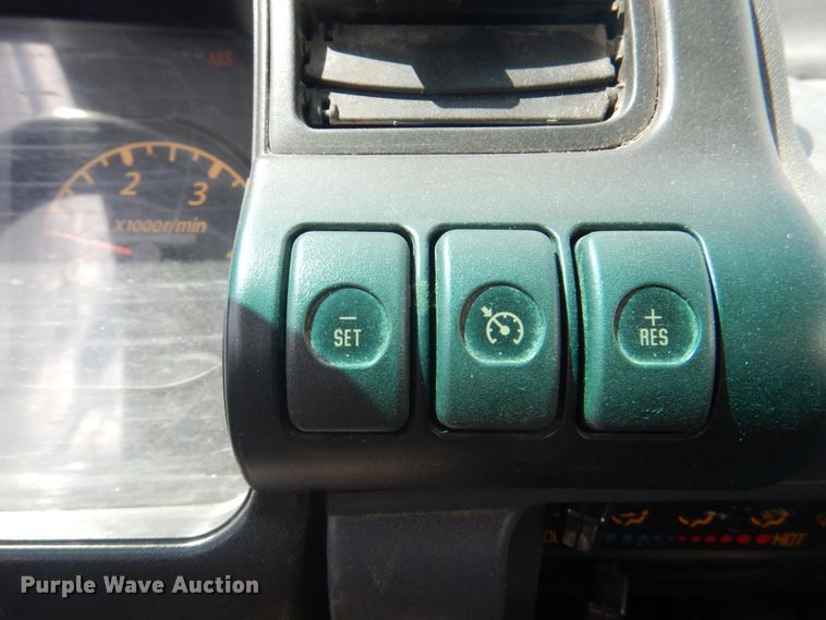 image for item JF9139 2006 Isuzu NPR  flatbed truck