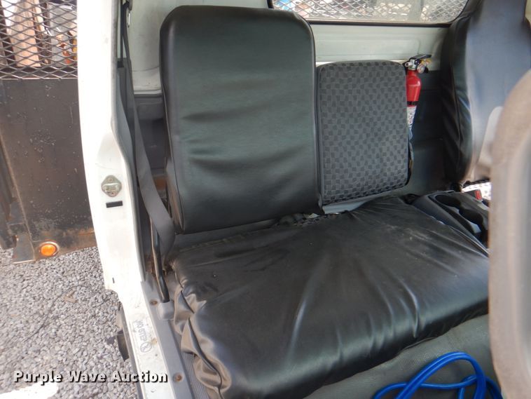 image for item JF9139 2006 Isuzu NPR  flatbed truck