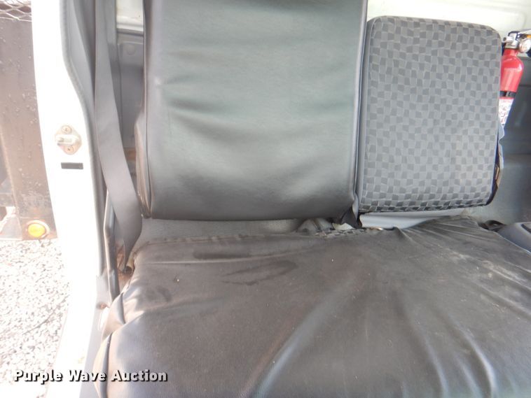 image for item JF9139 2006 Isuzu NPR  flatbed truck