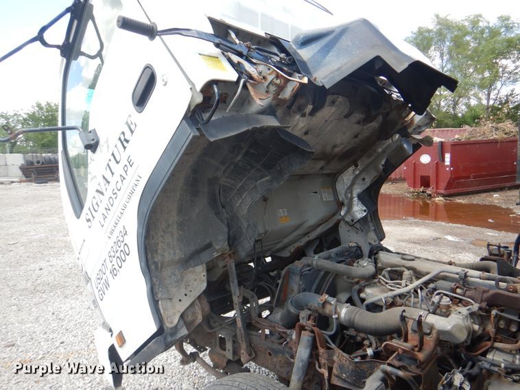 image for item JF9139 2006 Isuzu NPR  flatbed truck