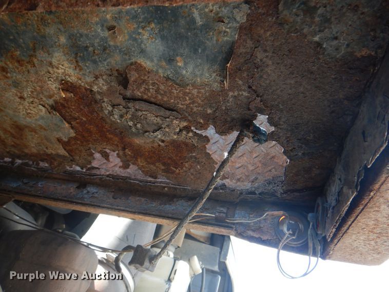 image for item JF9139 2006 Isuzu NPR  flatbed truck