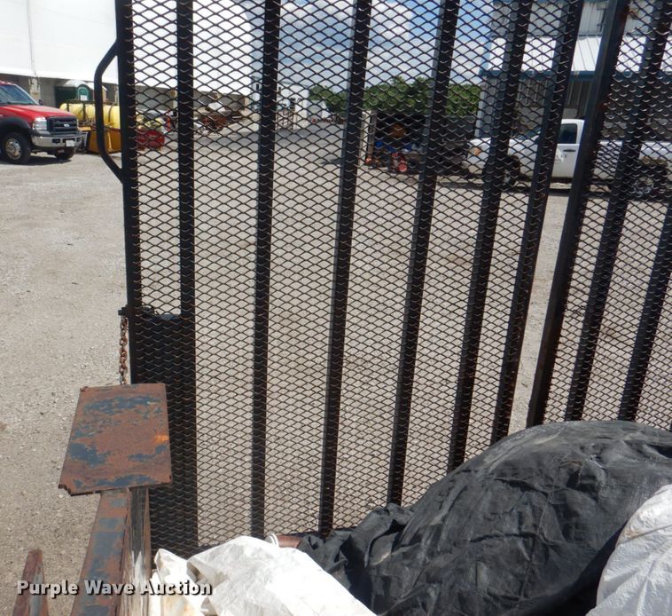 image for item JF9139 2006 Isuzu NPR  flatbed truck