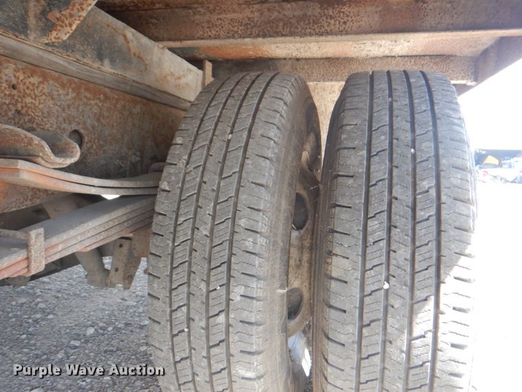 image for item JF9139 2006 Isuzu NPR  flatbed truck