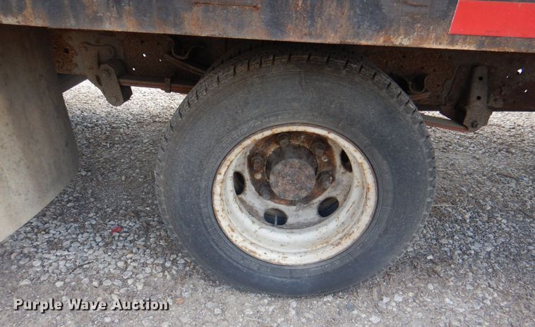 image for item JF9139 2006 Isuzu NPR  flatbed truck