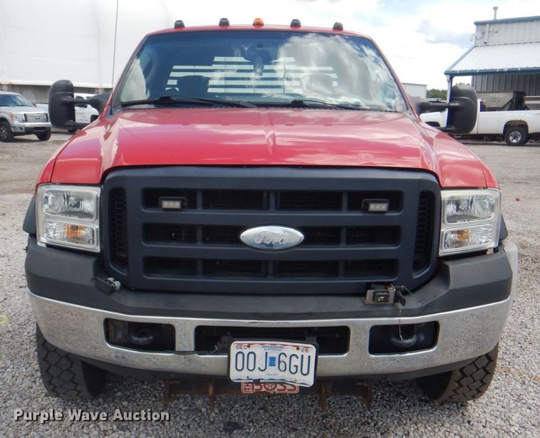 image for item JF9141 2007 Ford F550 Super Duty XL  SuperCab flatbed truck