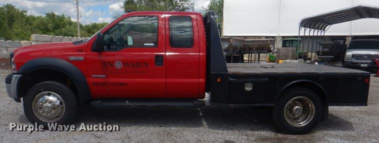 image for item JF9141 2007 Ford F550 Super Duty XL  SuperCab flatbed truck