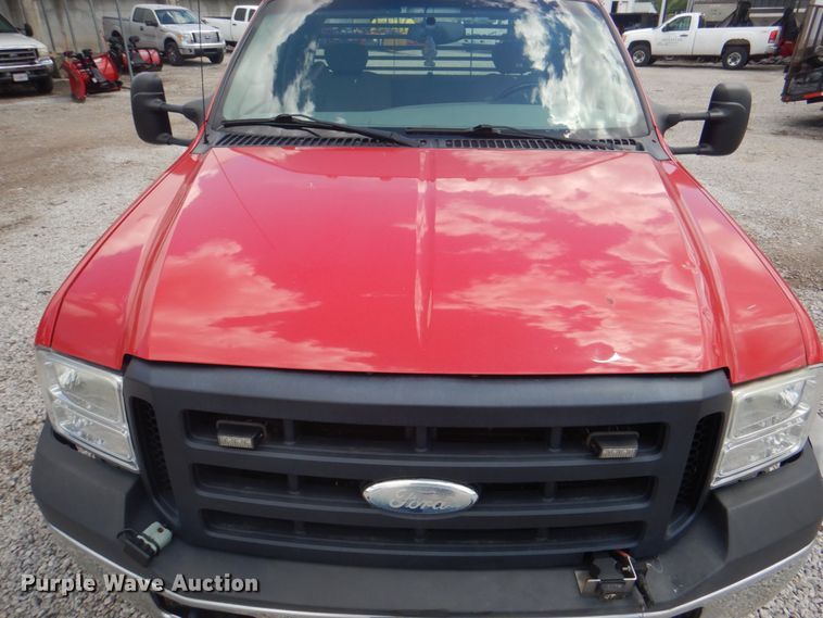 image for item JF9141 2007 Ford F550 Super Duty XL  SuperCab flatbed truck