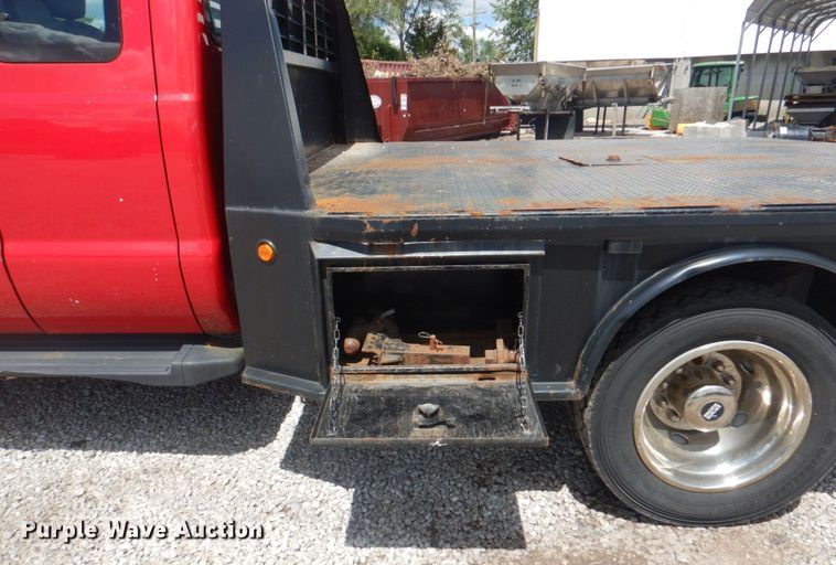 image for item JF9141 2007 Ford F550 Super Duty XL  SuperCab flatbed truck