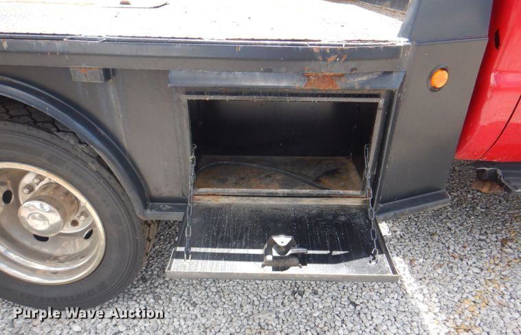 image for item JF9141 2007 Ford F550 Super Duty XL  SuperCab flatbed truck